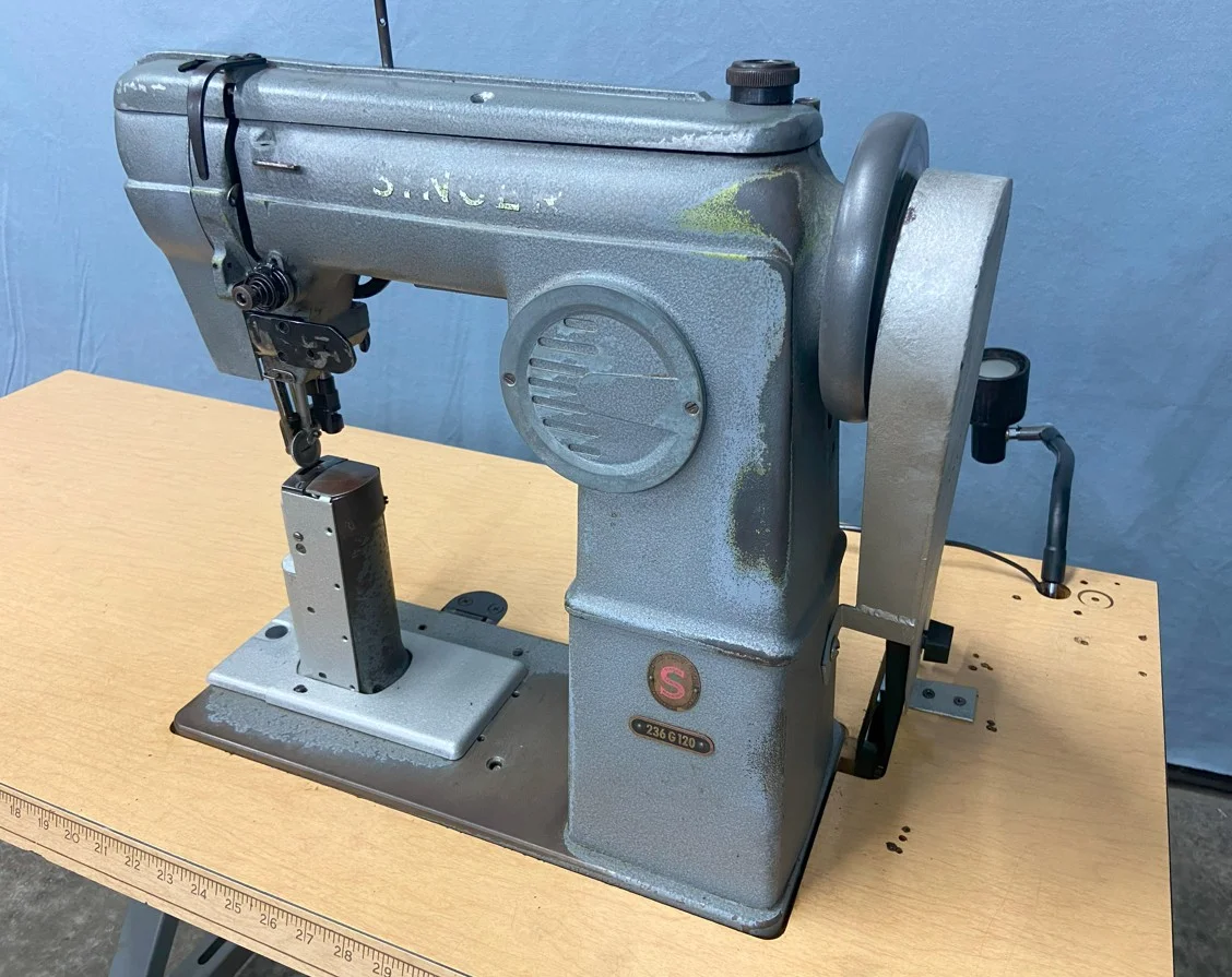 Post bed Sewing machine.webp